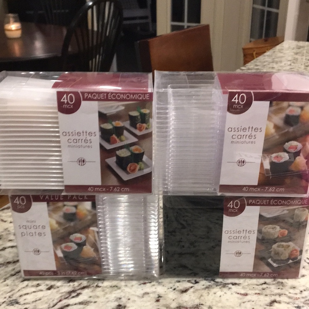 Bundle of four mini square plates. NWT